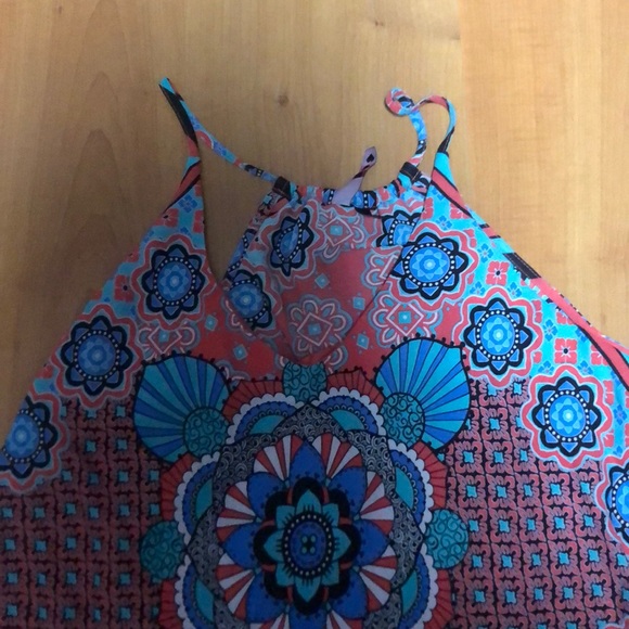 Top - Picture 2 of 3